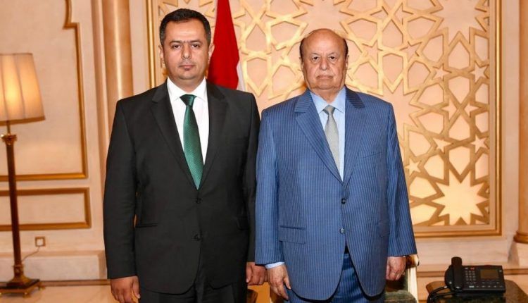 تعرف ماذا كانت ردة فعل الرئيس هادي عندما خاطبه 4 من المستشارين له ارحل من السلطة (تفاصيل اجتماع ساخن في الرياض )