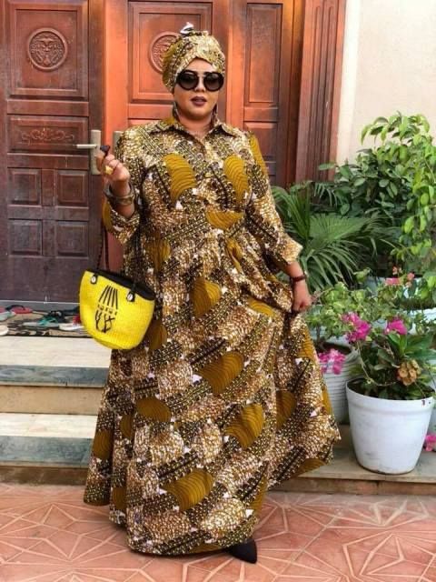 أثارت جدلاً واسعاً..الفنانة ندي القلعة (تسلخ خروفاً) وتنشر صورها عبر مواقع التواصل.!