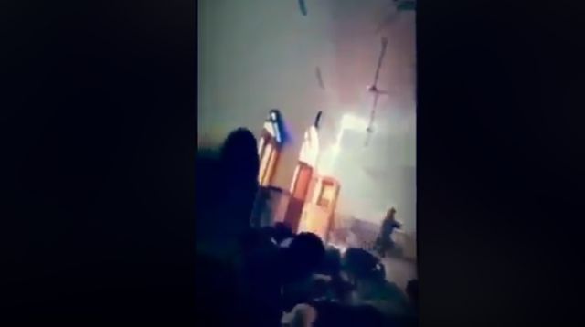 عاجل : شاهد أول "فيديو للحرائق المشتعلة وسط المدينة ...ميليشيا الاصلاح تحرق تعز