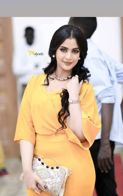 صورة.. “لوشي” تخطف الأضواء من الجميع في ليلة زفاف “نورهان”