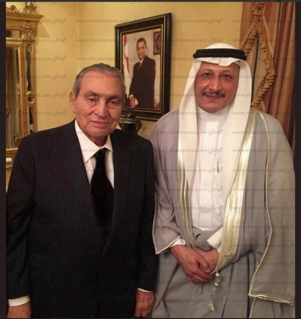 بالصور| إطلالة هادئة لسوزان مبارك "مرصعة باللؤلؤ"