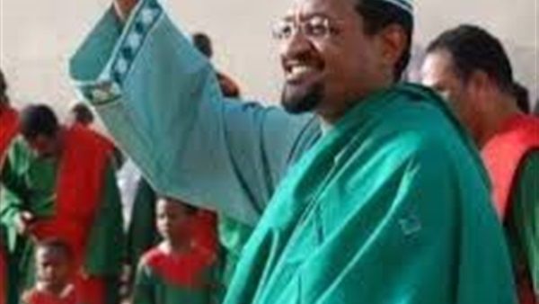 من هو "شيخ الأمين" الذي دعاه البشير للعودة للبلاد؟ (بروفايل)