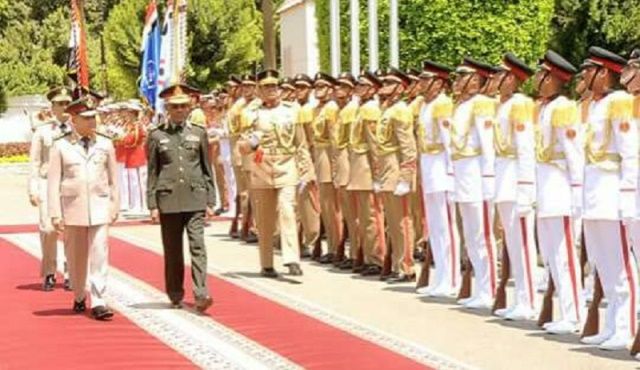 6 ضباط حول البشير… من يتولى منهم قيادة البلاد…؟