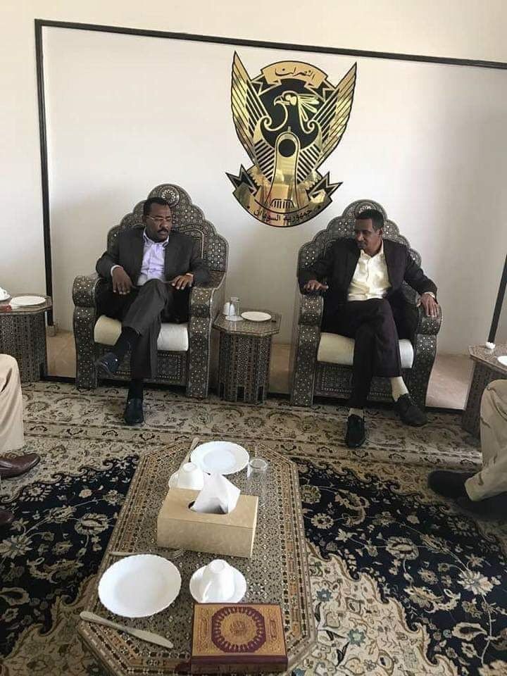 الفريق طه في الخرطوم .. ماذا يحمل في حقيبته ؟