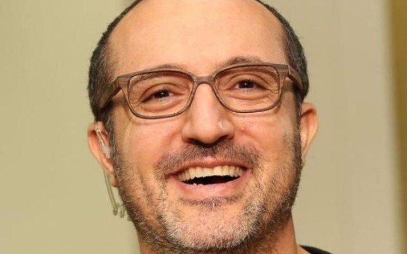 آخر تطورات الحالة الصحية للإعلامي شريف مدكور بعد نقله للمستشفى