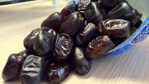 انتشار عدوى التهاب الكبد بالسويد..والمتهم "رطب إيرانية"