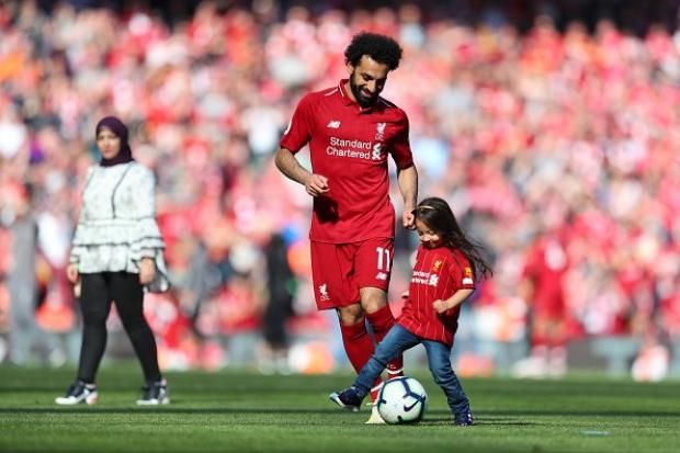 بالصور| إطلالة زوجة محمد صلاح تخطف الأنظار بـ"قوام ممشوق وحجاب مودرن": "الجيم السبب"