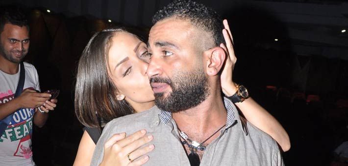 شاهد.. تصرف غريب لريم البارودي أمام الكاميرا فور سماعها اسم أحمد سعد
