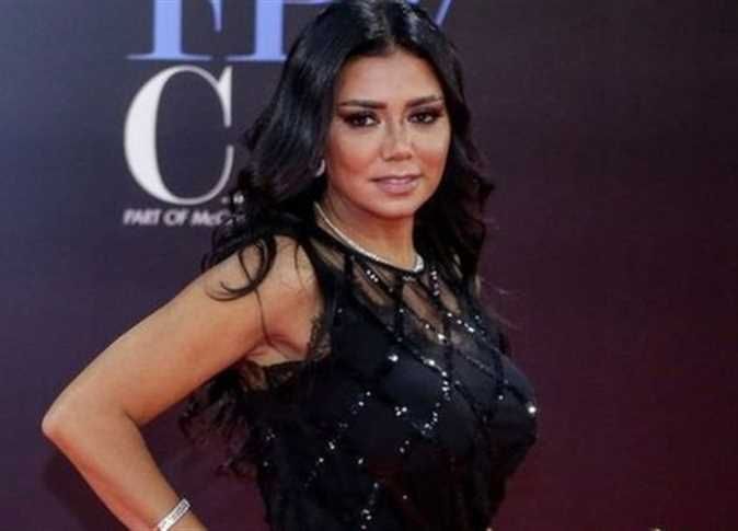 إلهام شاهين تعلق على أزمة فستان رانيا يوسف (فيديو)