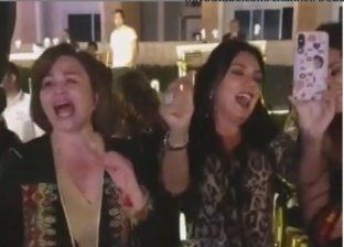 فيديو| رانيا يوسف وإلهام شاهين ترقصان أثناء السحور.. "اللي باعنا خسر دلعنا"