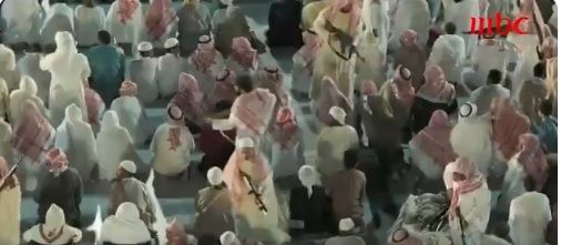شاهد .. لحظة اقتحام جهيمان الحرم المكي في العاصوف 15