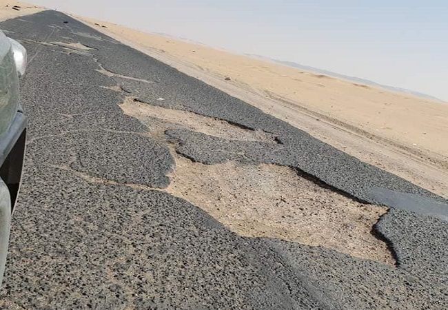 وفاة داعية يمني بارز وزوجته وإصابة أولاده بحادث مروع في طريق العبر (الاسم والصورة)
