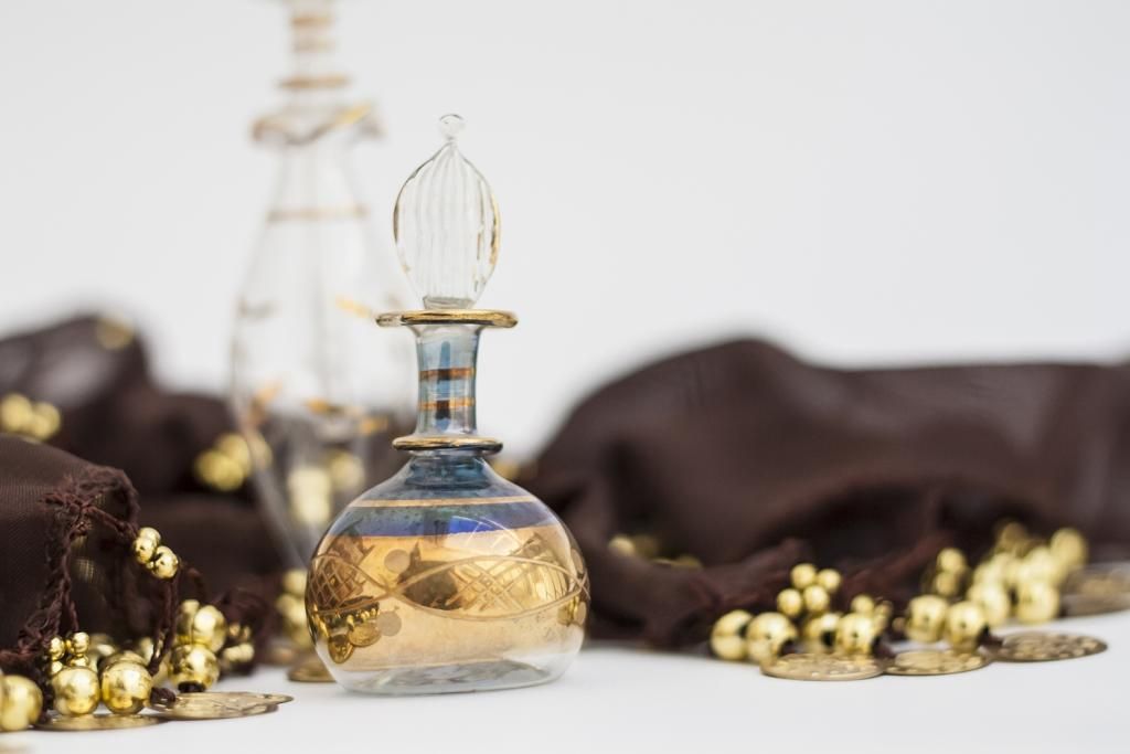 عطور العيد من العود والعنبر