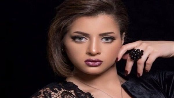 الاكثر مشاهدة اليوم - شاهد.. فيديو لمنى فاروق قبل القبض عليها: ترقص أمام المرآة
