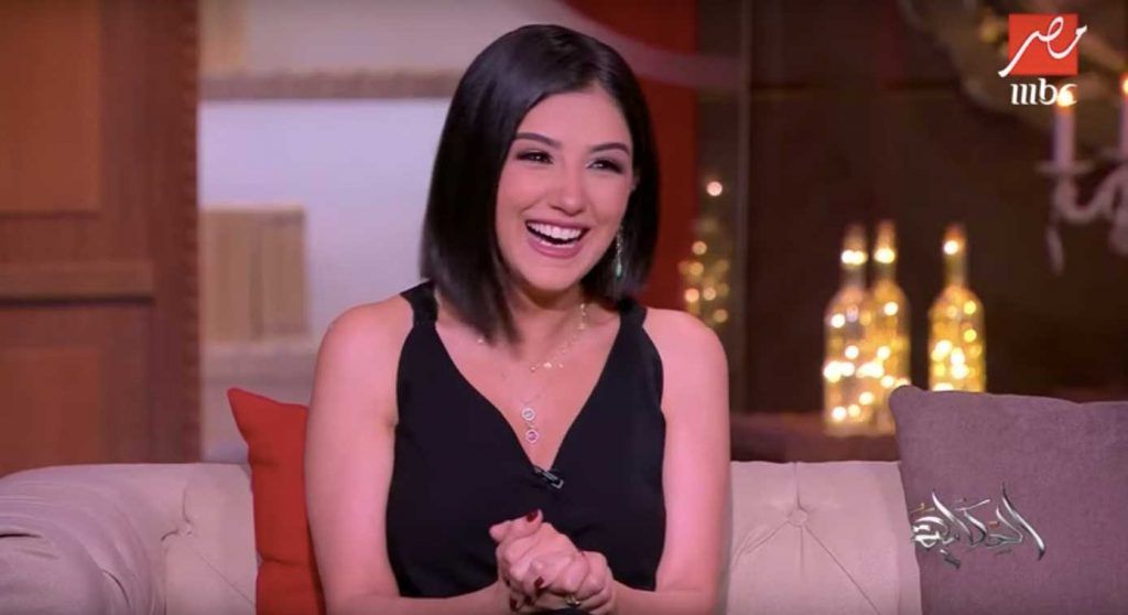 شاهد.. مي عمر: “دايما جوزي بيحب يقتلني في آخر المسلسل”!