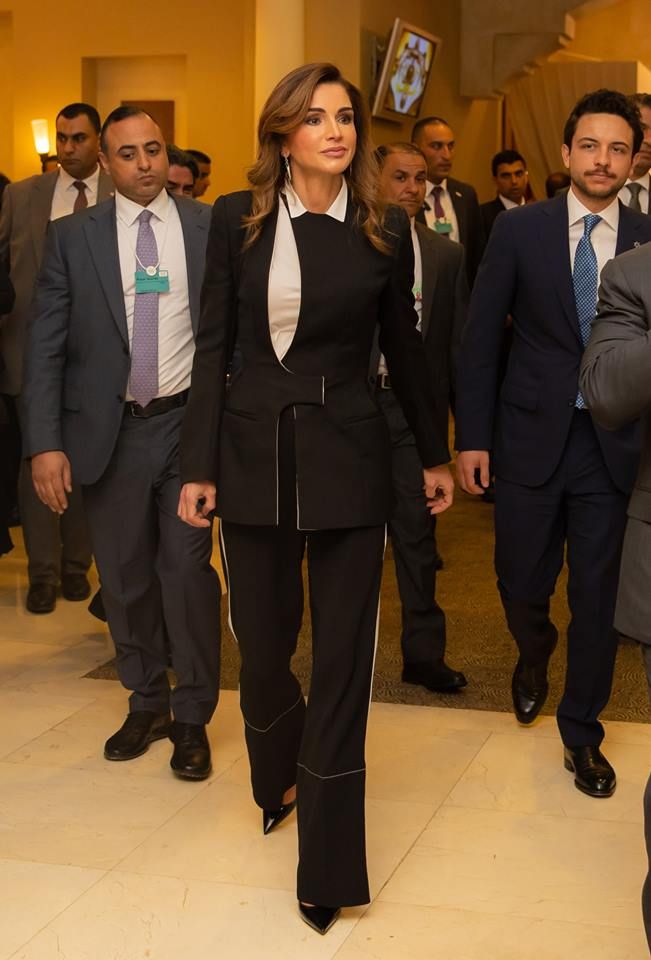 أجمل إطلالات الملكة رانيا لهذا الموسم