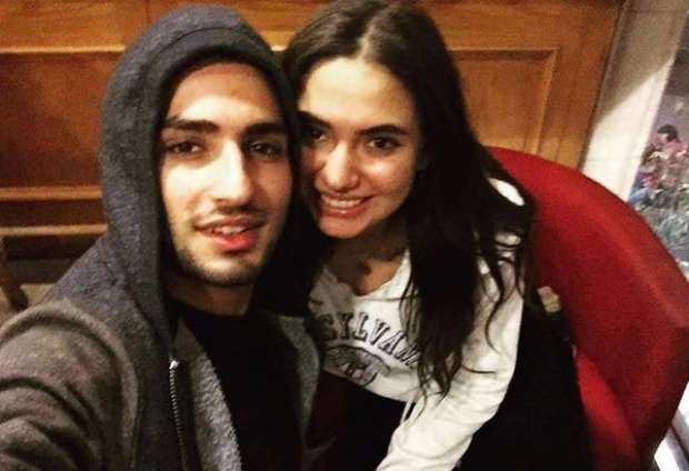سارة الطباخ ليست الأولى.. تفاصيل خطبة محمد الشرنوبي ولمي كتكت