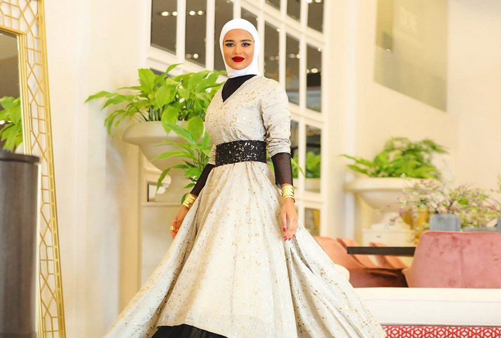 كيف تبرزين جمال خصركِ بالملابس على طريقة مرمر محمد؟