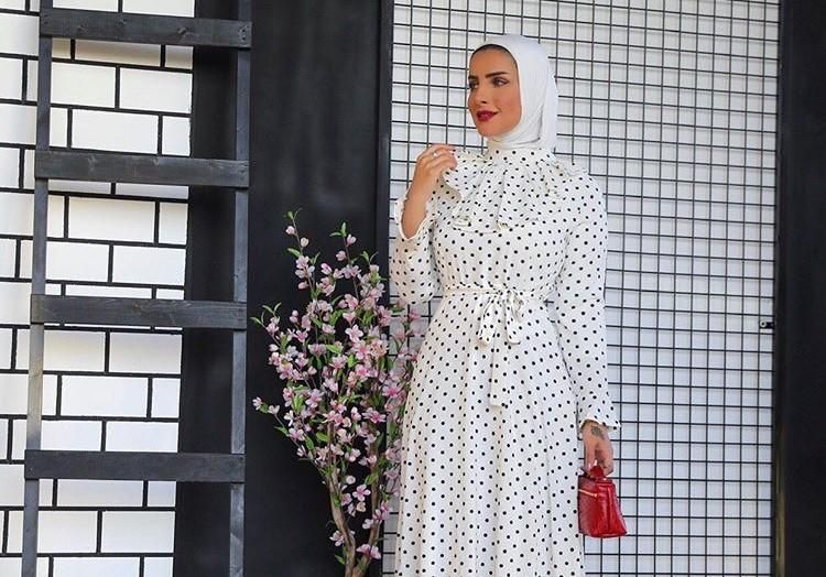 فساتين البولكا دوت أحدث خيارات البلوجرز المحجبات