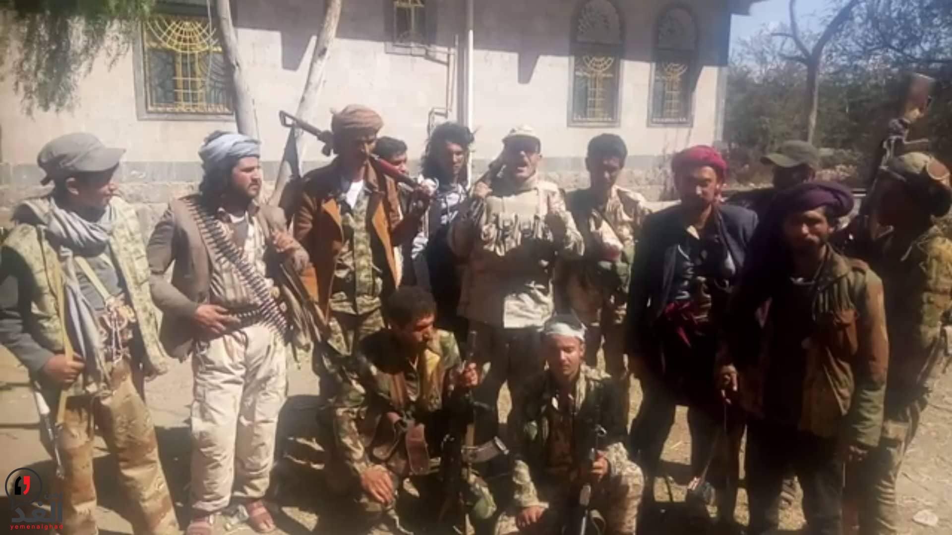 ابو علي الحاكم يفقد زمام الامور..انفجار حرب شوارع طاحنة بين الحوثيين خلفت قتلى وجرحى بينهم قيادات بارزة وتدمير أطقم عسكرية ( شاهد 7 صور تبكي كل الحوثيين)
