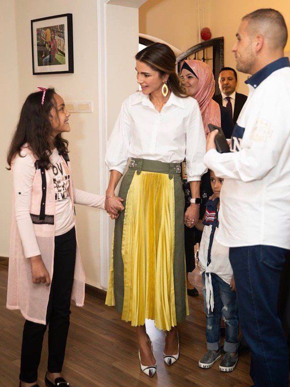أزياء صيفية ناعمة من الملكة رانيا