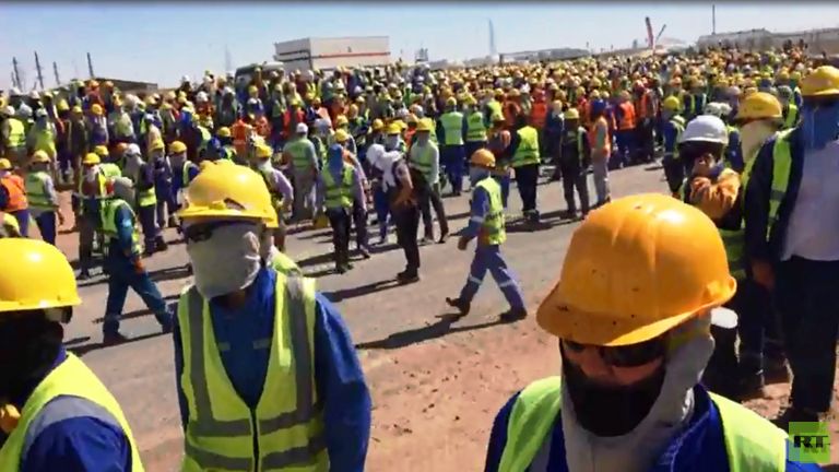 اعتداء على مهندسين عرب في كازاخستان بسبب صورة نشرها عامل لبناني.. فيديو