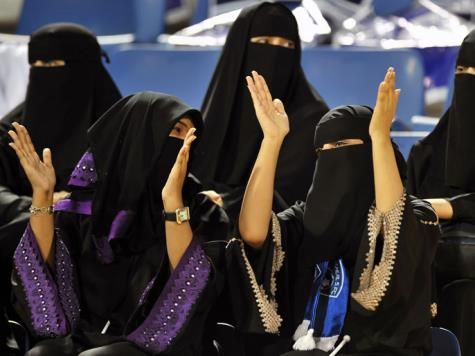 سيتمتعن بحريتهن أخيراً دون وصاية من أحد.. “عكاظ”: إسقاط نظام ولاية الرجل على المرأة قريباً في السعودية