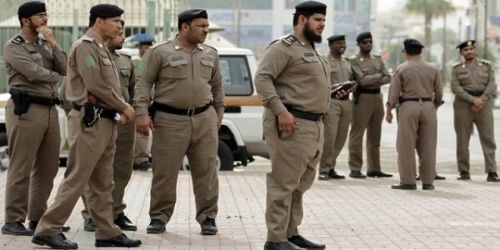 شرطة الرياض تلقي القبض على عصابة يمنية