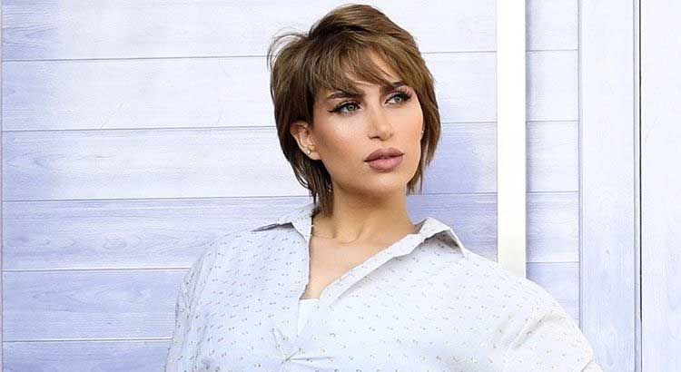 الدكتورة خلود تخضع لحقن “فيلر” في منطقة غريبة!.. فيديو