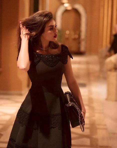 ياسمين صبري في فساتين سهرة