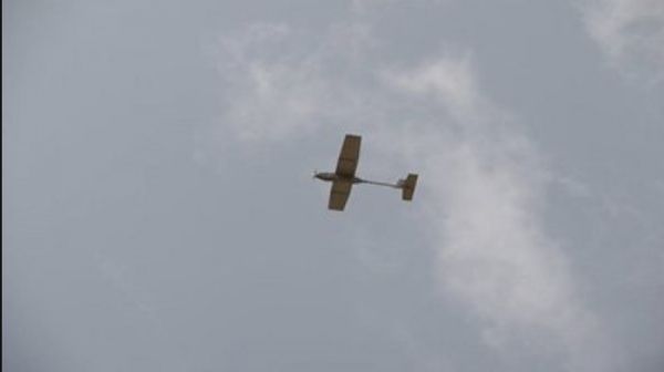 من هذه المنطقة انطلقت طائرة الحوثي المسيرة باتجاه أبها السعودية صباح اليوم .. وهذا ما حدث لحظة خروجها من اليمن
