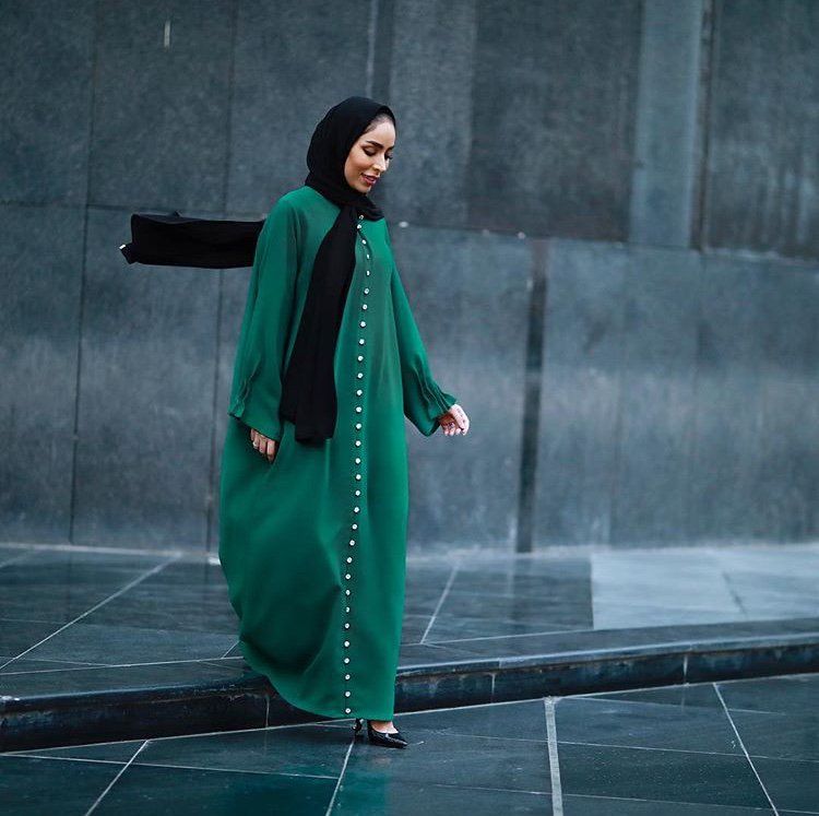 أكثر من 10 موديلات عبايات من الفاشينيستا فاطيمة لعيد الأضحى