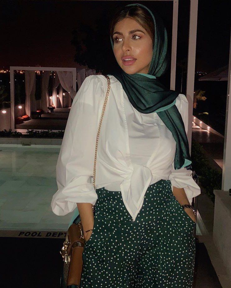 حجابات ملونة من مدونات الموضة لإطلالتكِ في عيد الأضحى