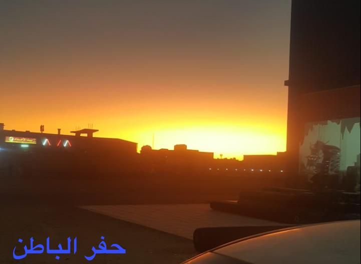 شاهد.. تأخر شفق غروب الشمس في رفحاء وحفر الباطن