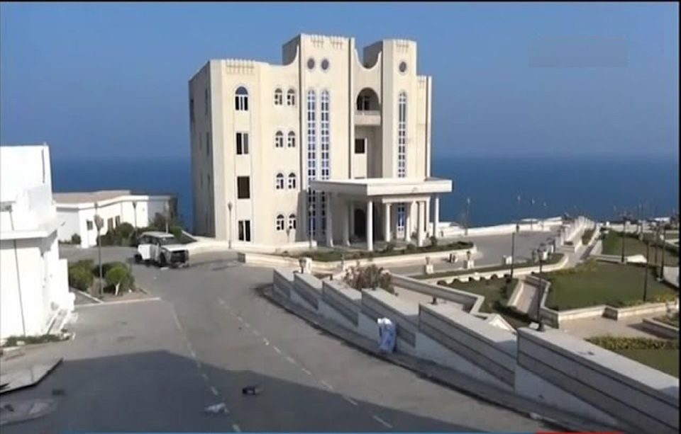 عاجل : أول (فيديو) واضح وردنا الآن من داخل قصر المعاشيق بعد معارك عنيفة.. شاهد كيف أصبح؟
