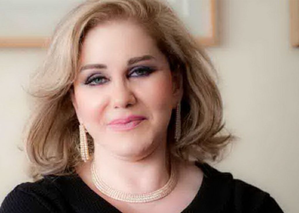 ميادة الحناوي في أول تصريح لها بعد حادثة سقوطها على المسرح