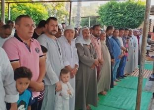 فيديو.. عجائب وغرائب في صلاة العيد: "ضحك تلاقي ومكياج ميضرش والتحرش أساسي"