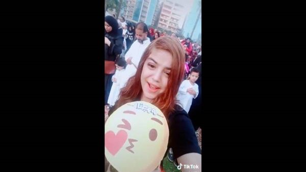 أخبار مصر | فيديو يثير ضجة على "فيس بوك".. فتاة ترقص أثناء صلاة العيد