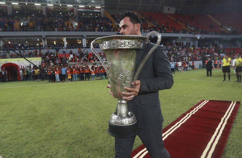 نحات عراقي ينتقد رداءة 'كأس' غرب آسيا ويوجه رسالة لمنظمي البطولة