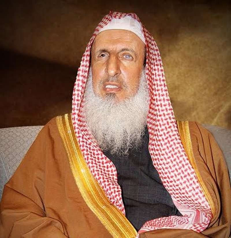 "المفتي" يهيب بـ"التعليم" أن يتقوا الله ويتراجعوا عن السماح بالاختلاط في المراحل المبكرة