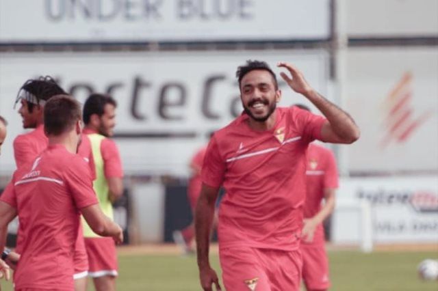 صدق أو لا تصدق .. الزمالك يطلب 66 مليون جنيه تعويض من كهربا وأفيس...