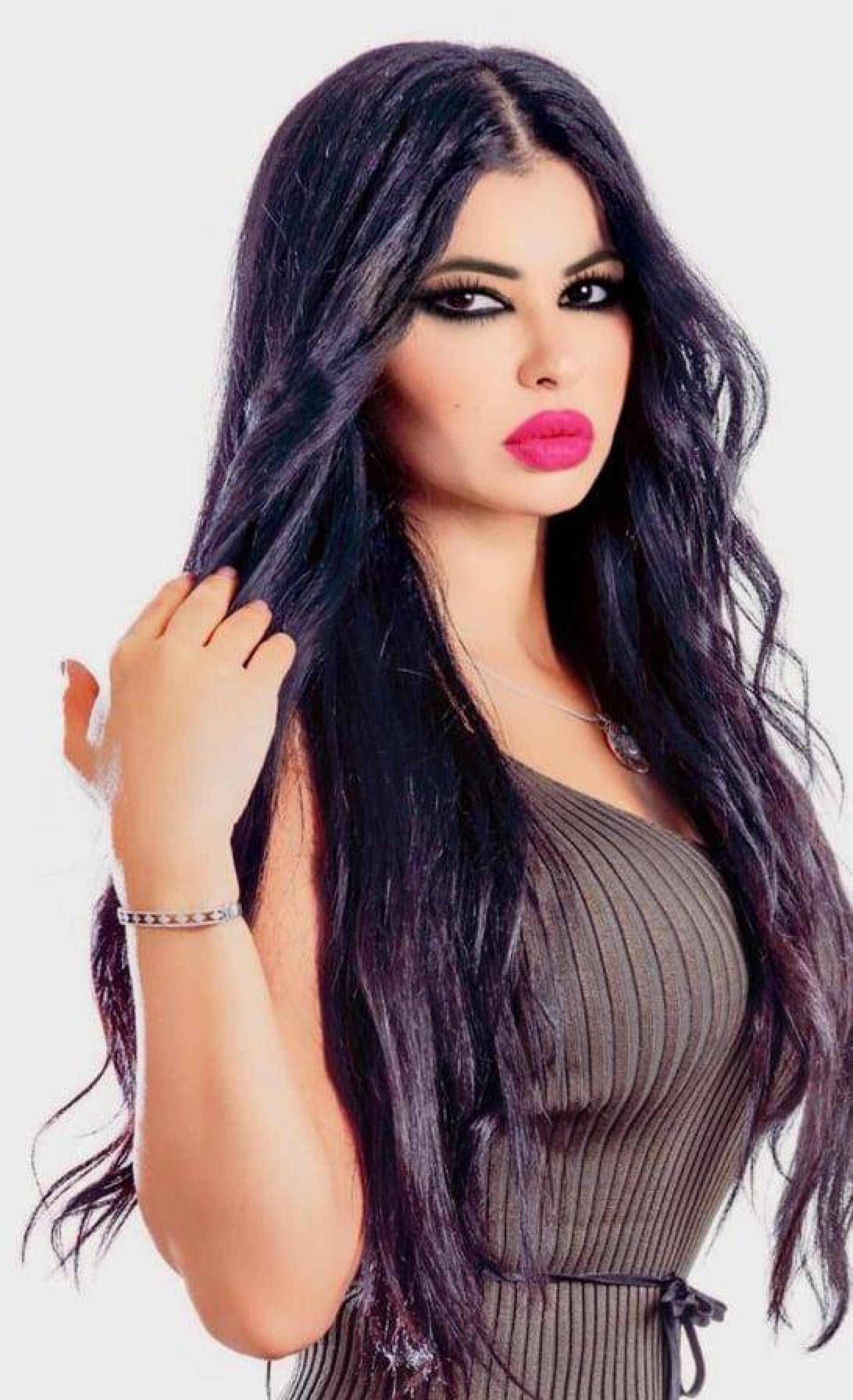 شاهدوا بالمستندات.. ياسمين نيار تقاضي عصام كاريكا بتهمة النصب والتحرش.. والأخير يرد