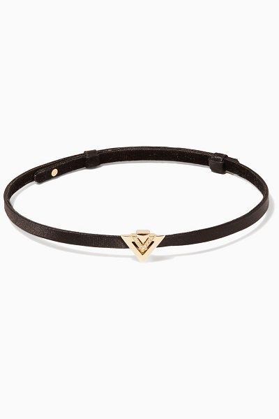 موديلات تشوكر Choker جريئة لإطلالات الجامعة 2020