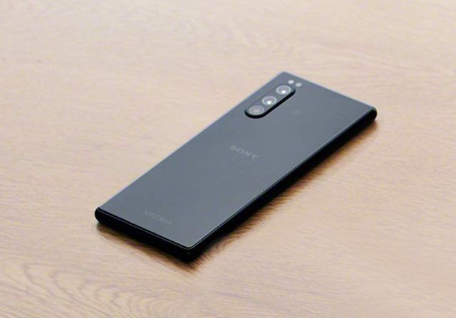 صور مسربة واقعية تستعرض لنا كيف سيبدو الهاتف Sony Xperia 2 من مختلف الزوايا