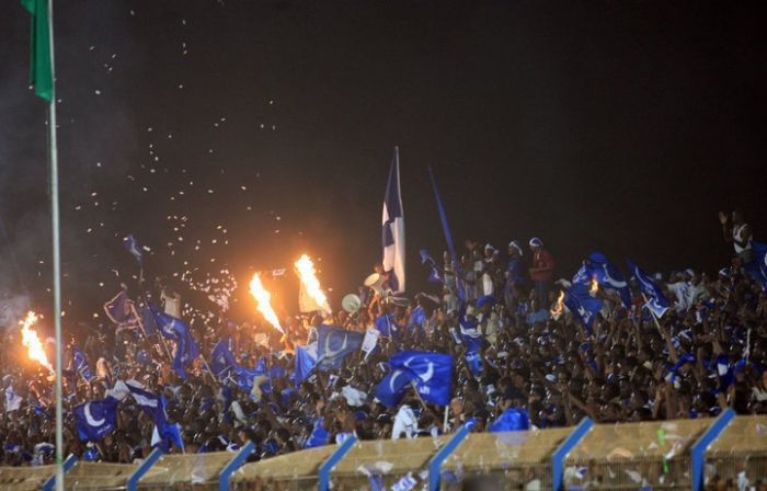 جمهور الهلال يقتحم النادي ويطالب بإسقاط الكاردينال