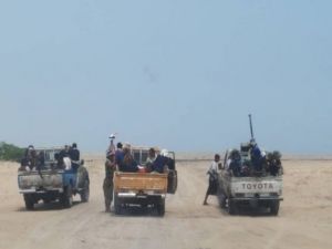 عاجل وردنا الآن : انفجارات عنيفة واشتباكات دامية والطيران الحربي الإماراتي يستهدف قوات هادي في أبين. (تفاصيل)