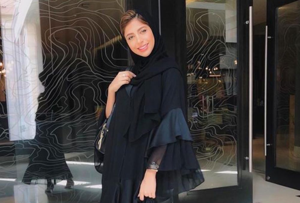 عبايات سوداء شيك للبنات من الفاشينيستا روان
