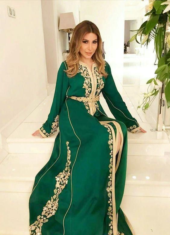 أزياء خضراء وذهبية من المشاهير لليوم الوطني