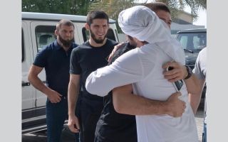 الامارات | بالصور: حمدان بن محمد يستقبل المصارع العالمي محمدوف