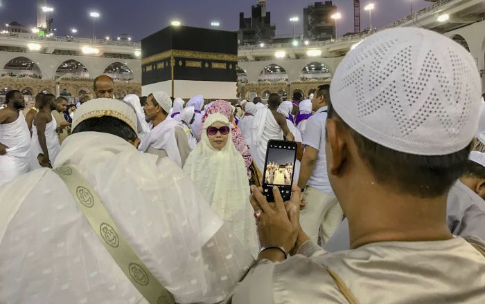 انتظره الملايين... ماذا وراء قرار "إلغاء رسوم تكرار العمرة" ولماذا تراجعت السعودية